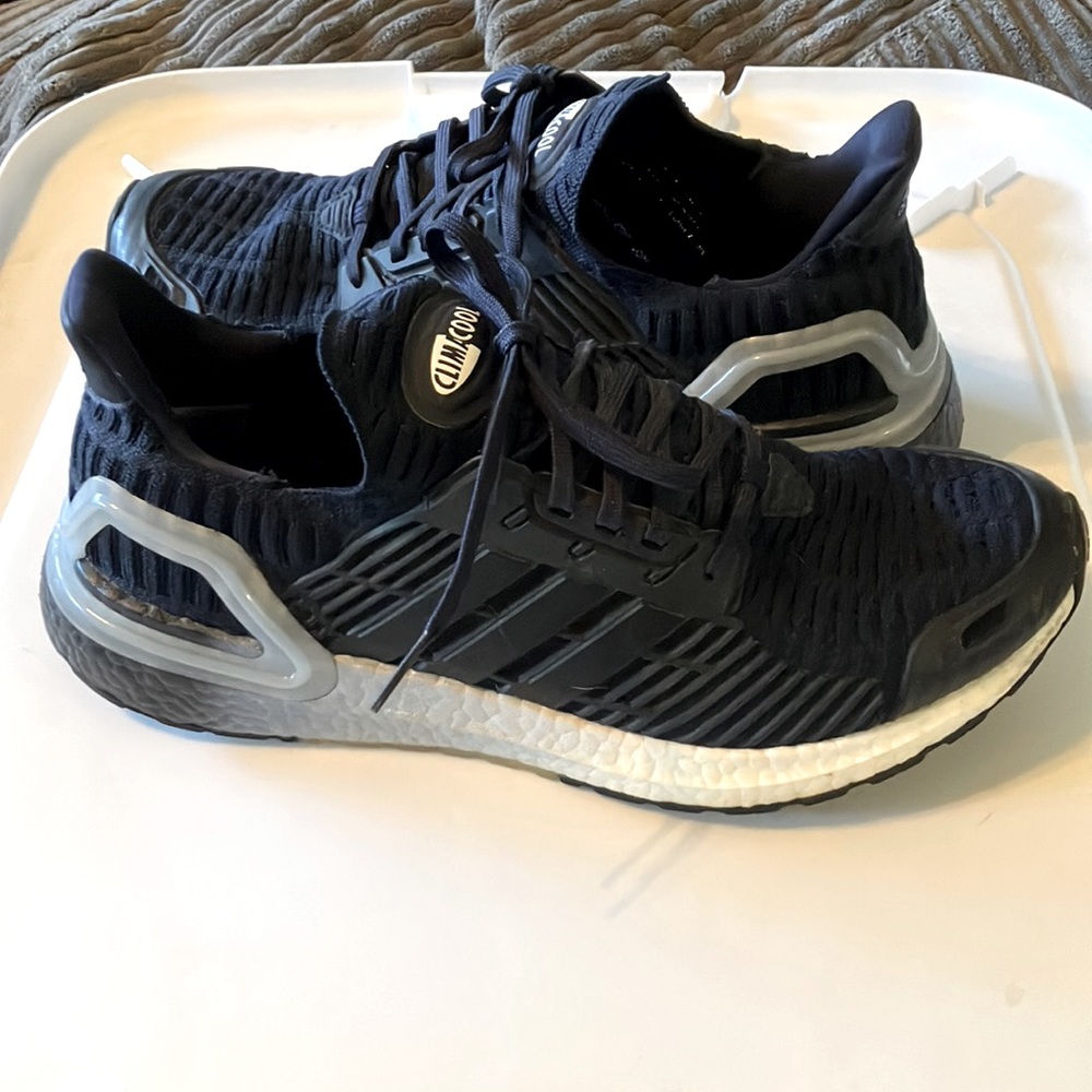 Like new condition. Very rare. Climacool material.